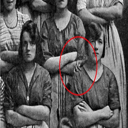 mystery behind this historical photo