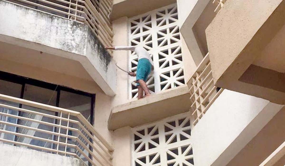 son took sword for taking revenge when neighbour slapped his mother