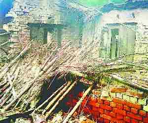 House collasped in heavy rain.