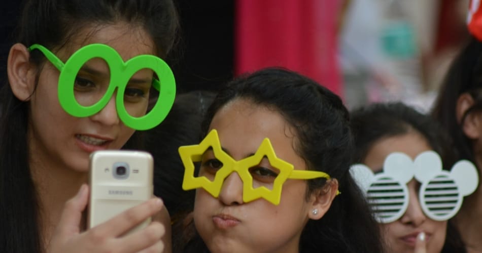 amazing photos of girls during punjab university zonal youth festival in mcm college