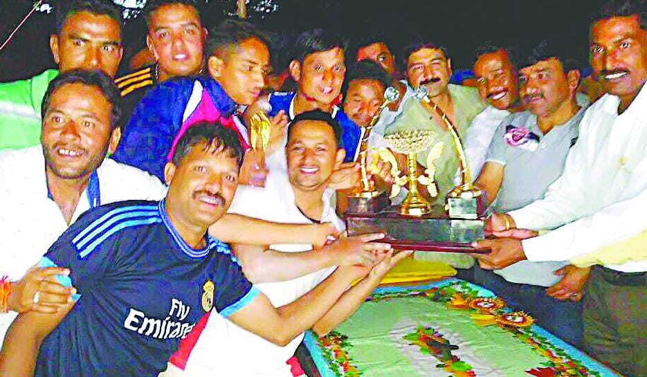 The team captured the trophy hot