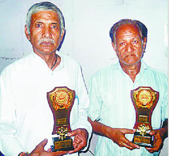 Poet of Hindi literature conference in Delhi honored Kekdha