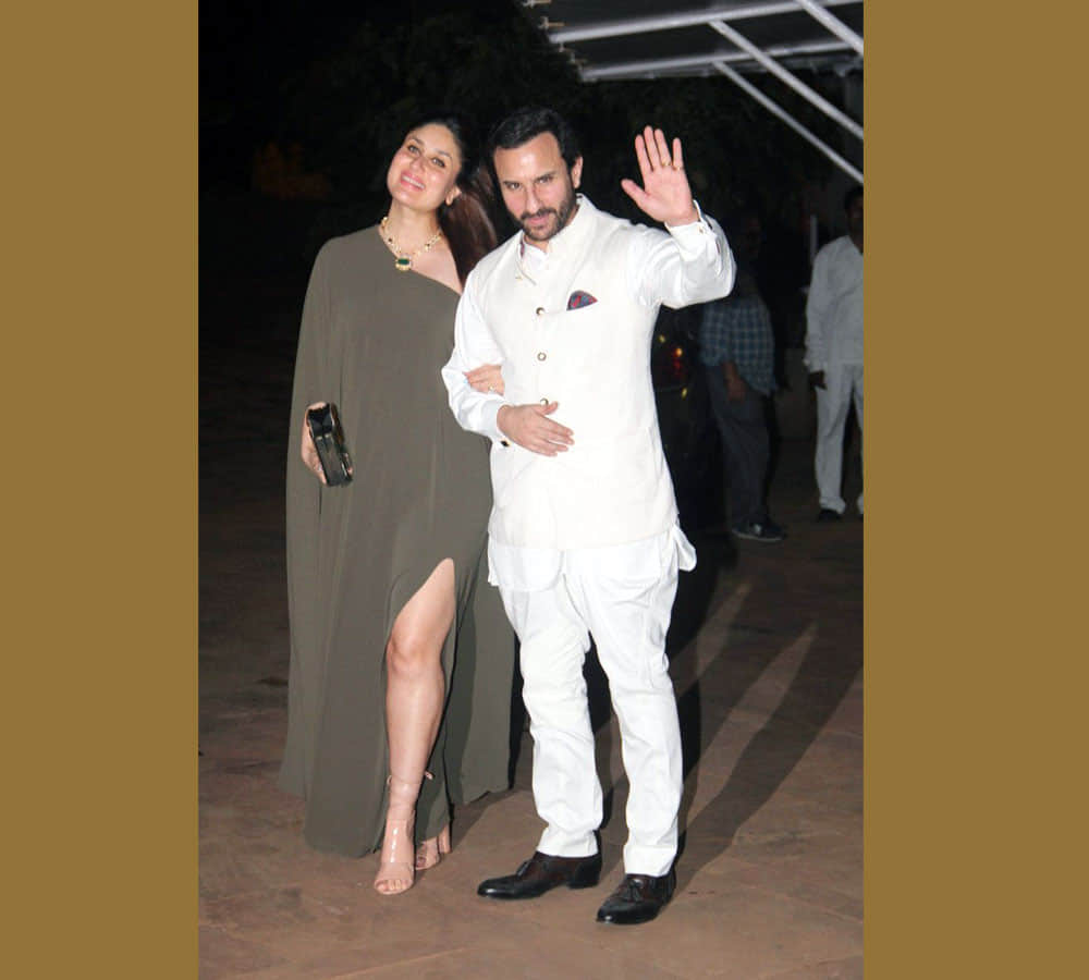 kareena kapoor khan's sexy photos in high heel  with baby bump