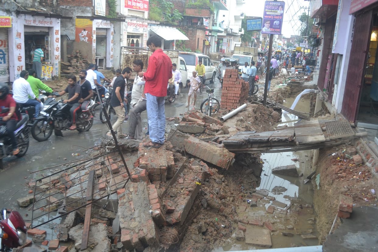 the idols will going across the damaged roads