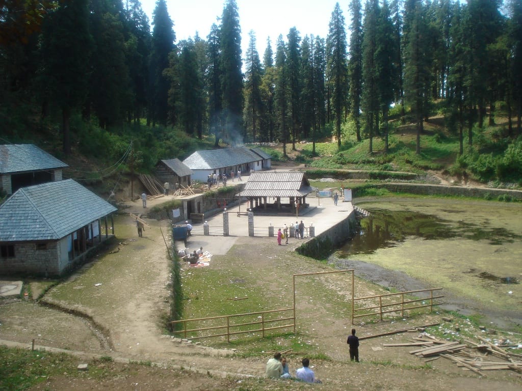Kamrunag lake temple himachal pradesh mystery here a treasure hidden in the lake