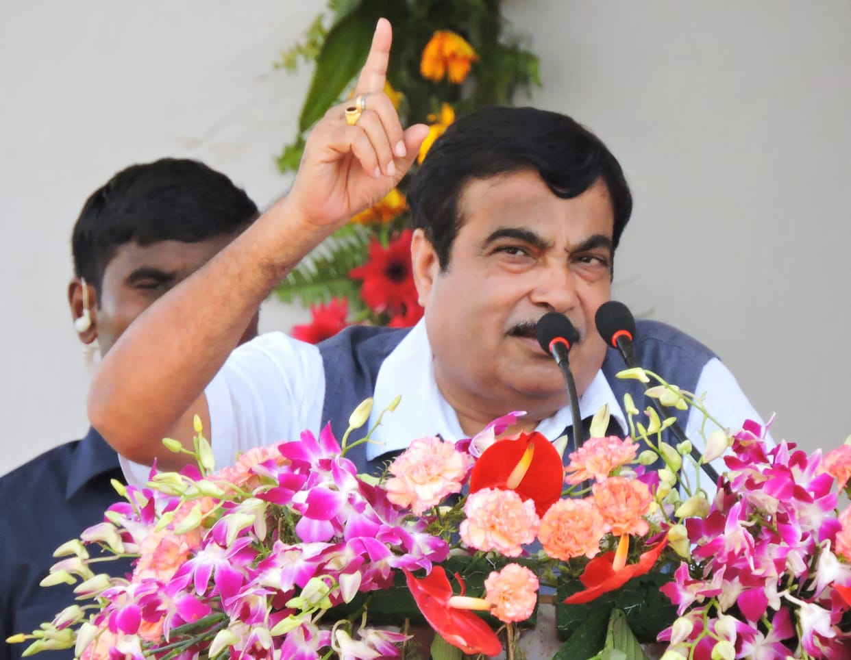 Shahjahanpur run on the path of development