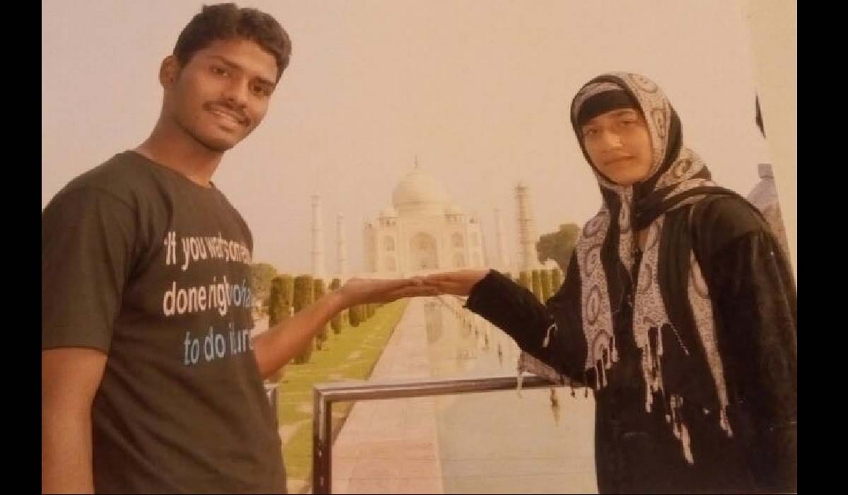 couple commits suicide in front of train in Agra 