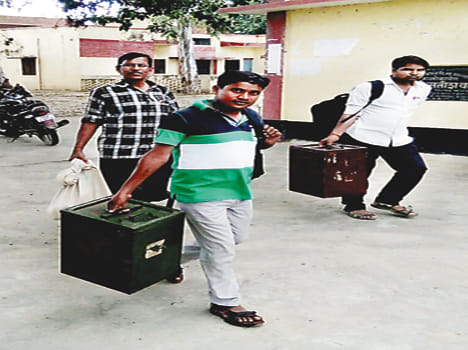The fate of 24 candidates in the ballot boxes will be closed today