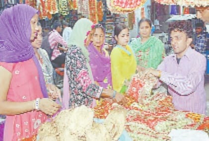 shakumbhri jaana hua aasan