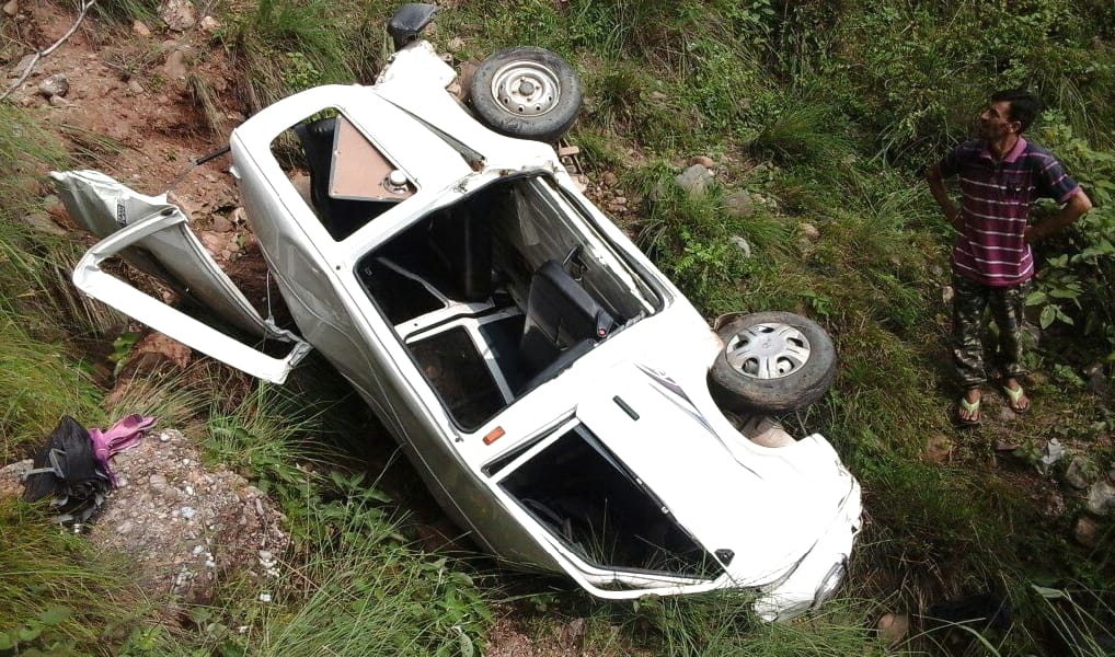 Maruti Van Falls into gorge at Chamba, two killed.