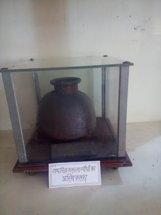 pots carrying ashes of gandhiji can be seen