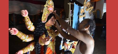 Navratri Festival today, adorn the temple for the worship of the Goddess