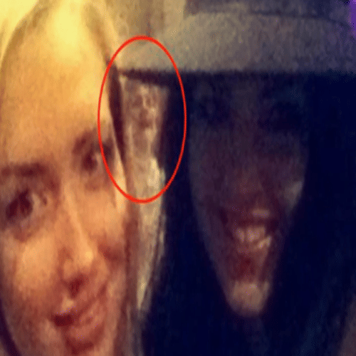 Girls terrified after a 'ghost' selfie