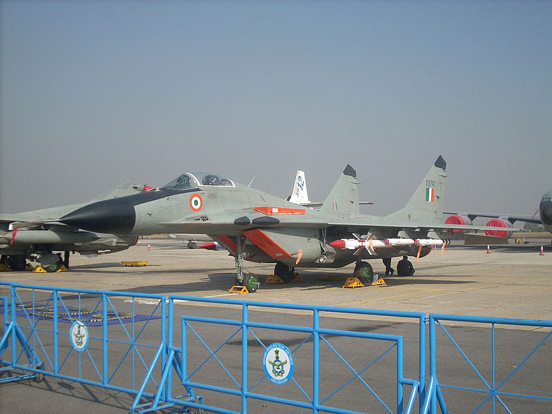 INDIAN AIRFORCE FIGHTERS TO TACKLE WITH ATTACKS ON BORDER