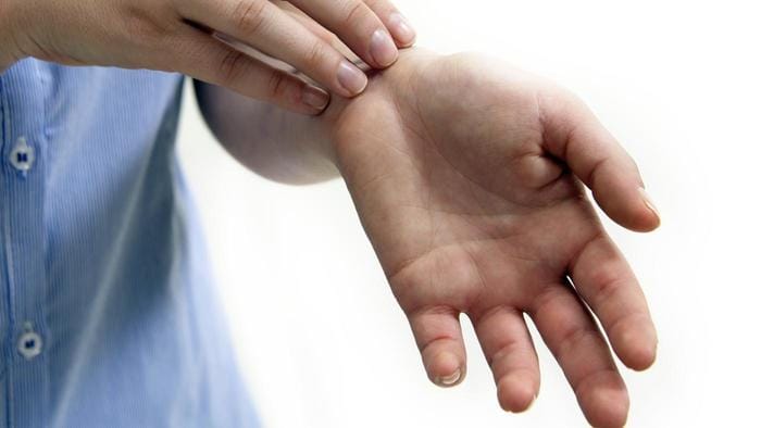 body itching meaning in palmistry