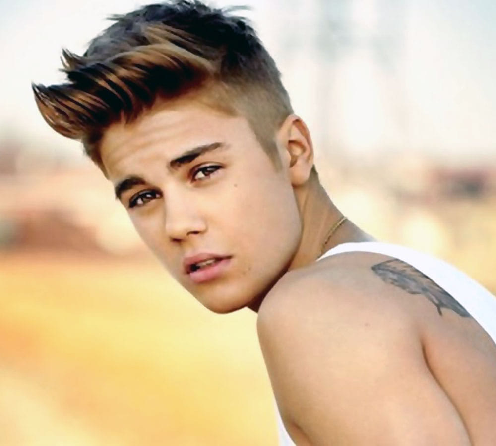 Justin Bieber Pursuing Pamela Anderson