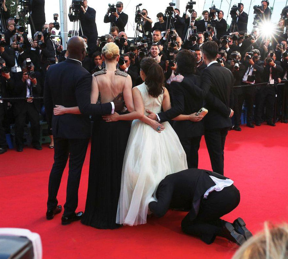 stranger try to kiss kim kardashian