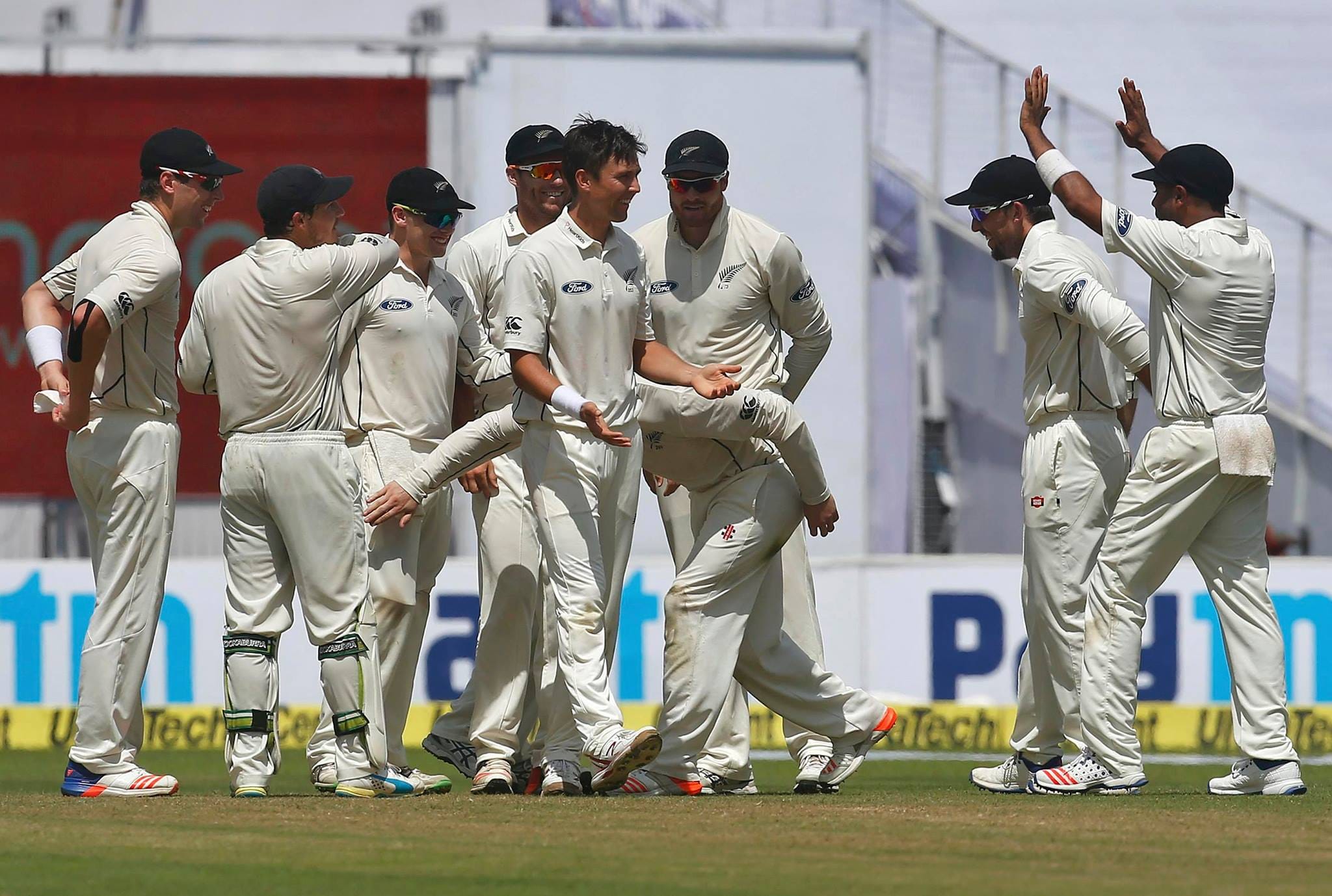 Indian Batsmen Struggling Before New Zealand Bowlers In Eden Gardens
