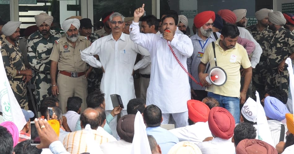 protest, pearl group scam, pearl group investor, pearl group investor protest, mohali