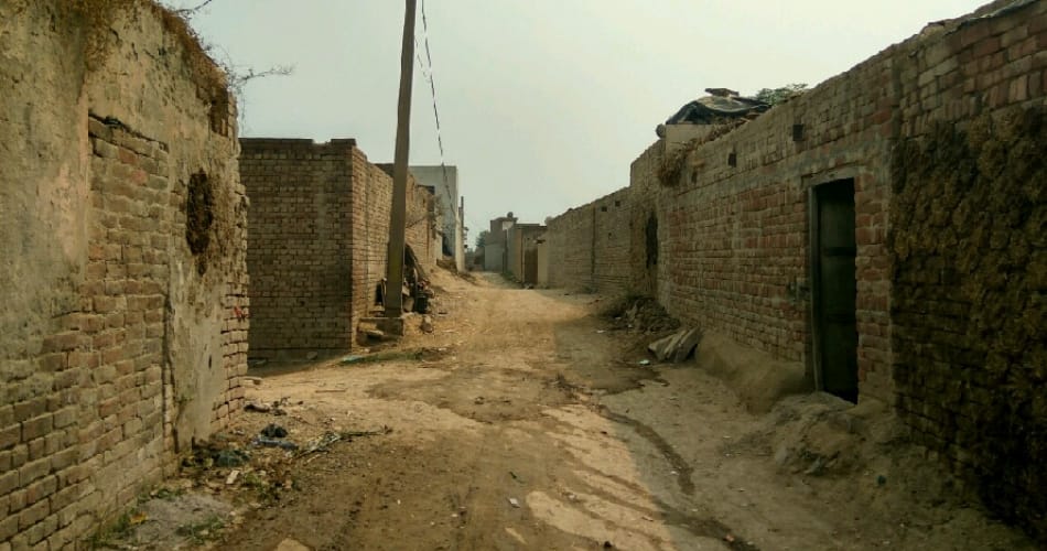 after indian army surgical strike in pok, war conditions on border and villages without people