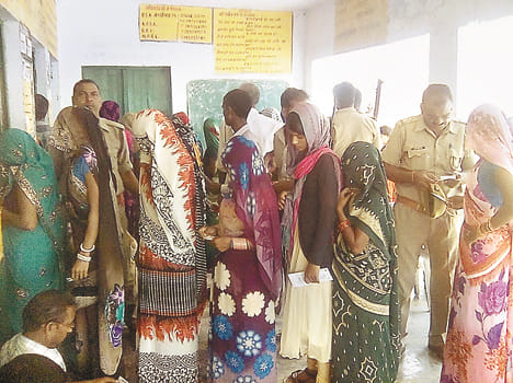 The fate of 10 candidates in the ballot boxes closed, the four decide