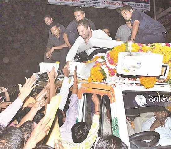 Cotton yarn-not flowers attached through Congress