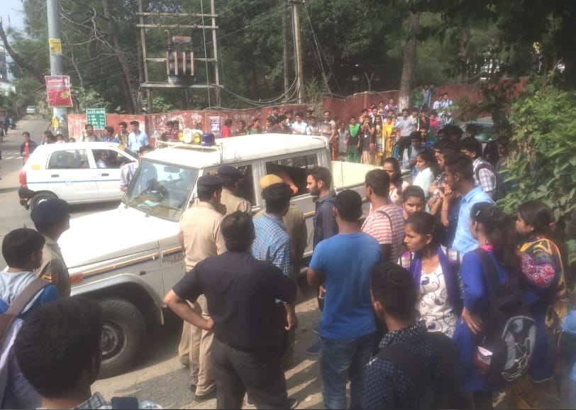 Riot at Hamirpur College, Clash between SFI and ABVP.