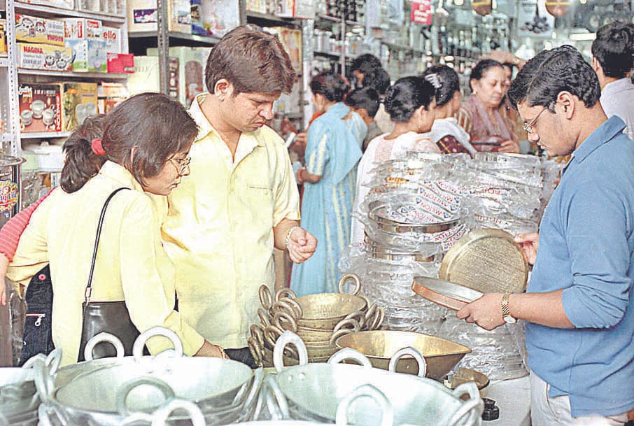 Indian traders till October 15 in order to return