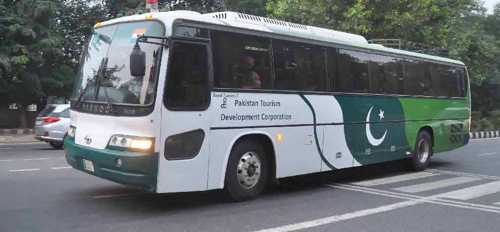 Delhi-Lahore bus service continues, Despite the tension between India and Pakistan