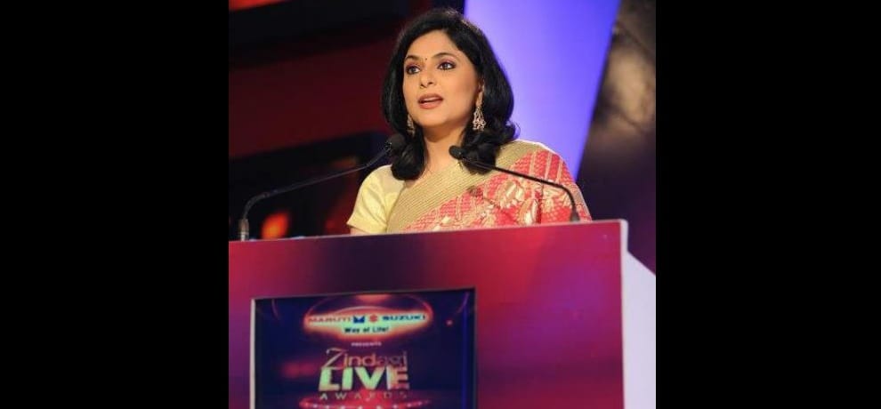 tv anchor richa anirudh do not get help from dial 100, complains on UP police twitter account