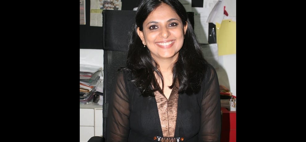 tv anchor richa anirudh do not get help from dial 100, complains on UP police twitter account