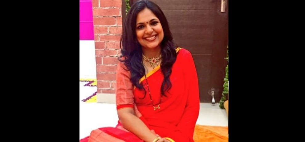 tv anchor richa anirudh do not get help from dial 100, complains on UP police twitter account