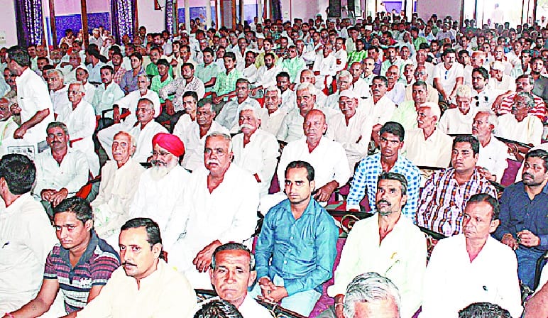 Farmers fighting the battle of RLD