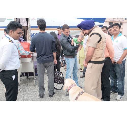 salman khan return to mumbai in private plane