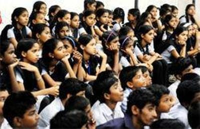 Mobile found, teacher scolding, 10th class student, ran away