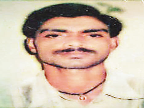 Robbers took away the tractor driver killed