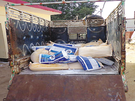 Fake Wall Putty caught, detained shopper