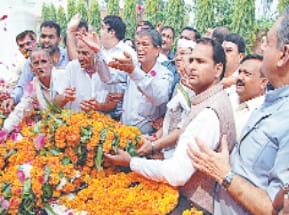 rampur tirahe ke ghav seene mein rahenge : Rawat