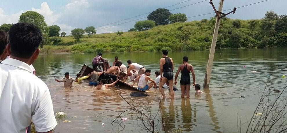 9 people died in Bus Accident in vidisha