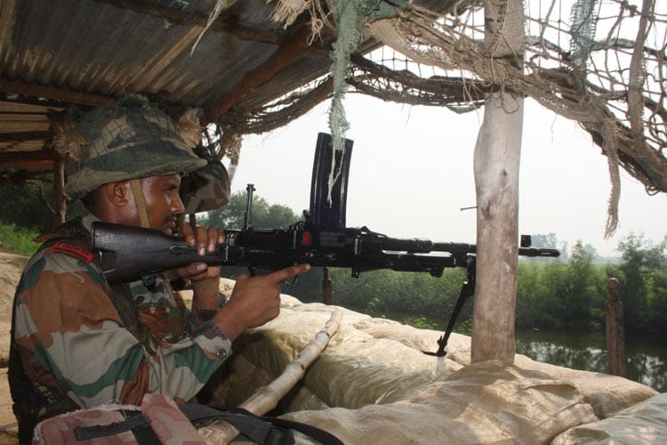 PICS OF SECURITY ON INDO PAK BORDER IN KASHMIR