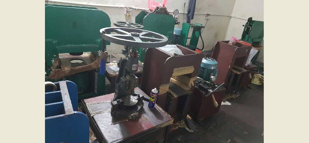 Busted a factory making counterfeit coins, two brothers were conundrum