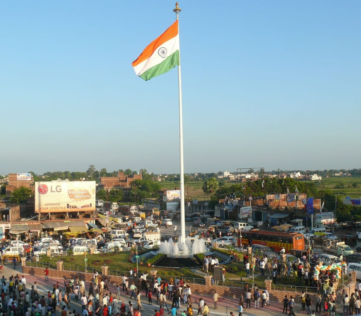  Gandhi and Shastri remember
