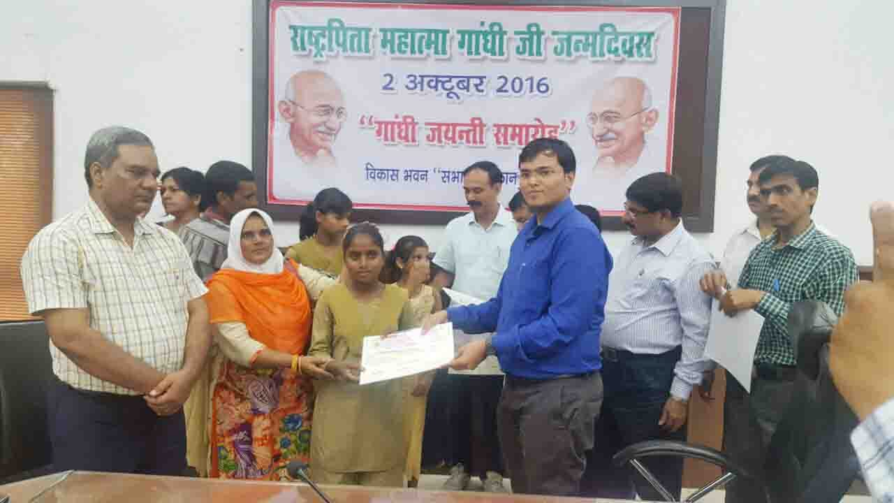 ghandhi jayanti and lal bhadur shastri jayanti celebrates in kanpur