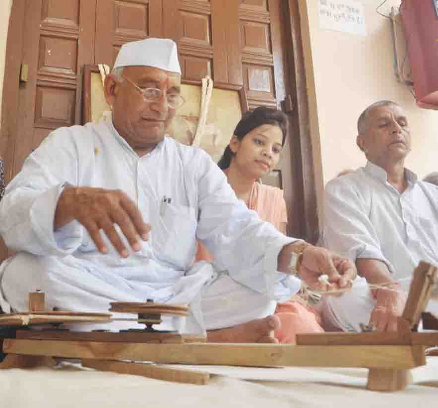 ghandhi jayanti and lal bhadur shastri jayanti celebrates in kanpur