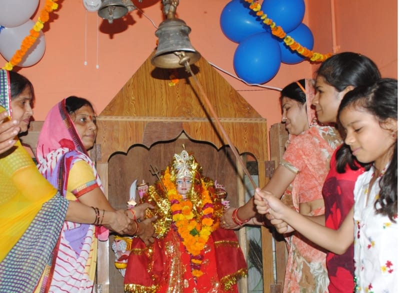 Maiya: Devotees thronging the court