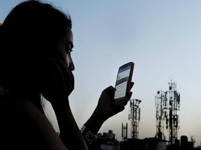Cheating with postpaid Customer in india by cyber criminal.