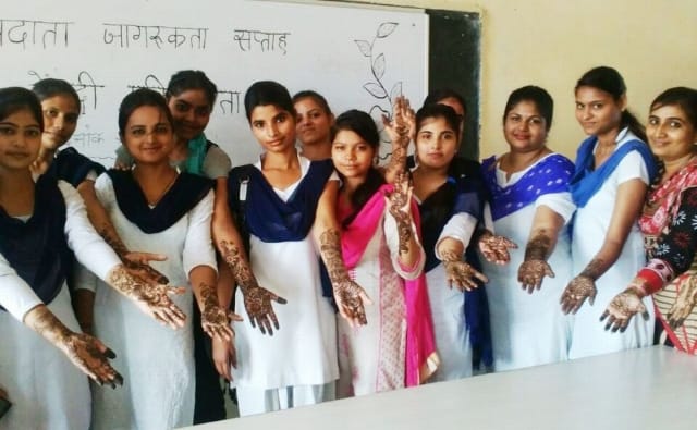 Organise Mehndi competition