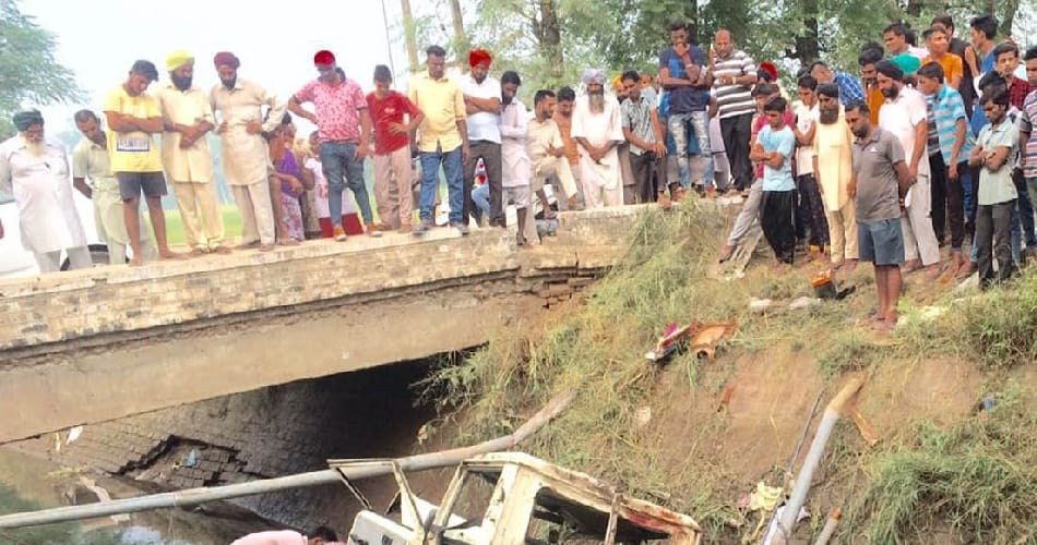 pickup fell in canal in sangrur of punjab, five people died including twom childrens