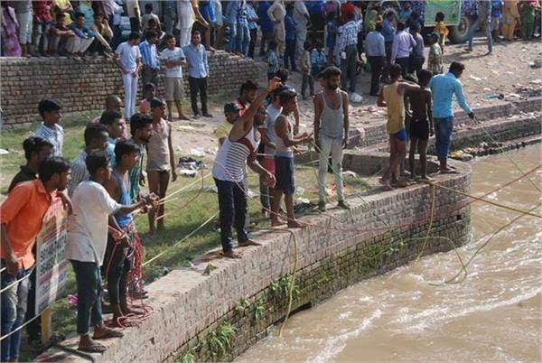 pickup fell in canal in sangrur of punjab, five people died including twom childrens