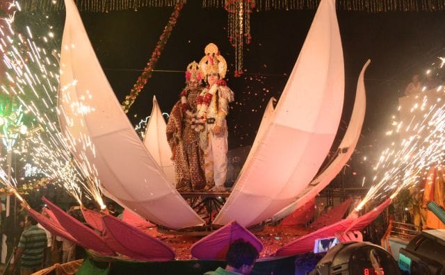 Rama broke the bow, Sita Ji draped Garland